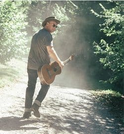 Shawn Mullins to light you up at Safety Harbor SongFest