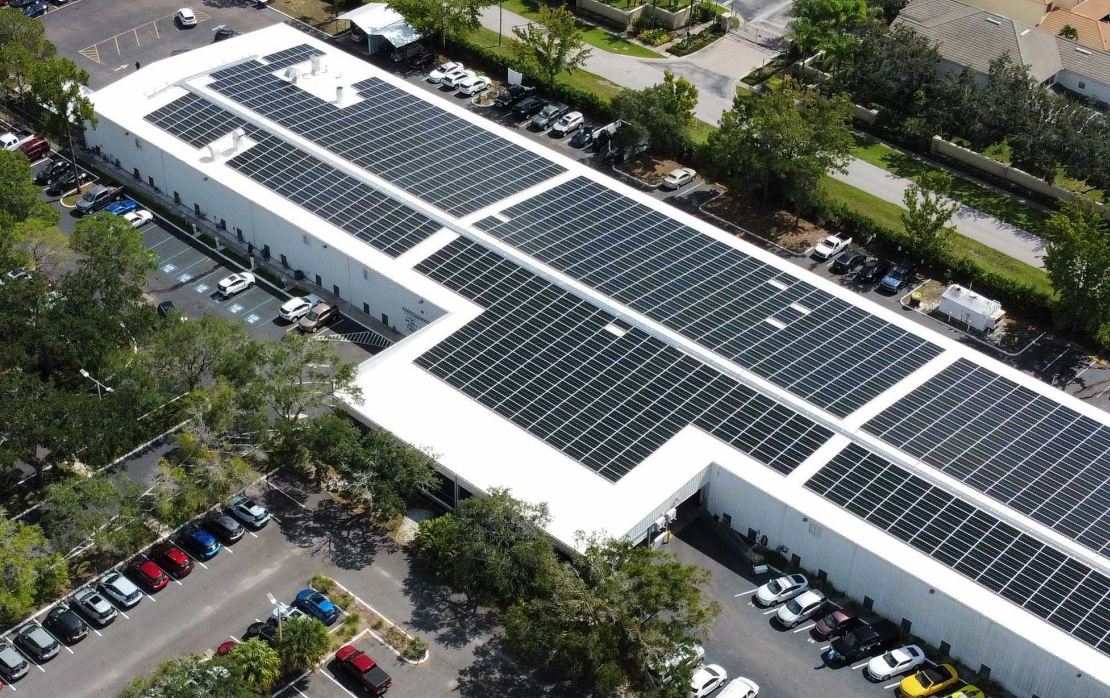 Florida Chevrolet dealership goes 100% solar